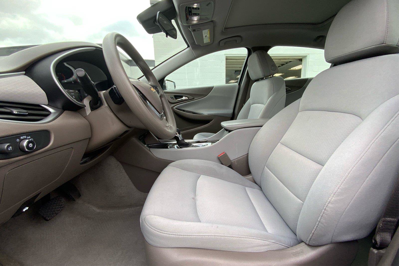 Used 2024 Chevrolet Malibu LT FWD image 10