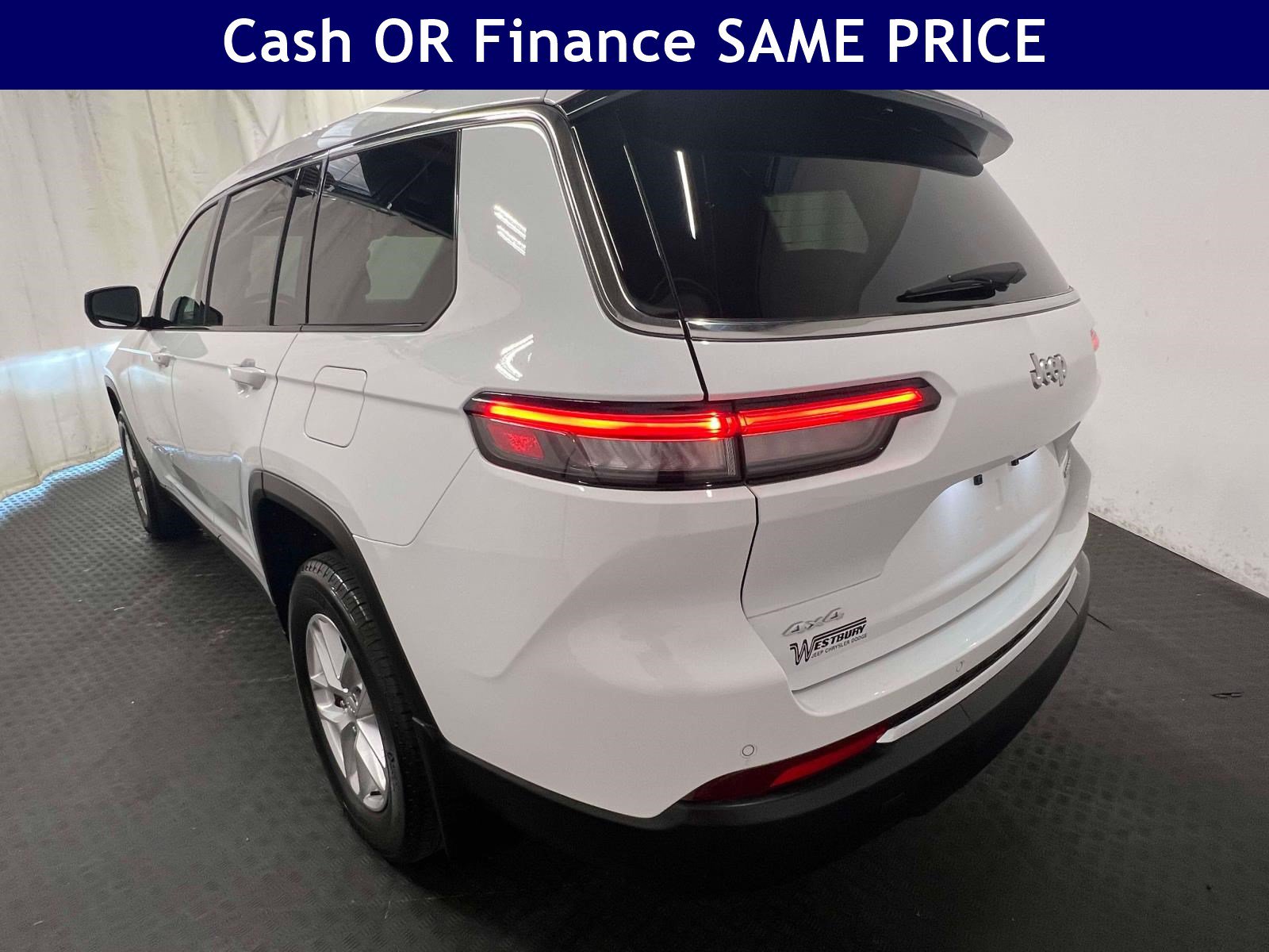 Used 2025 Jeep Grand Cherokee L Laredo AWD/4WD image 10