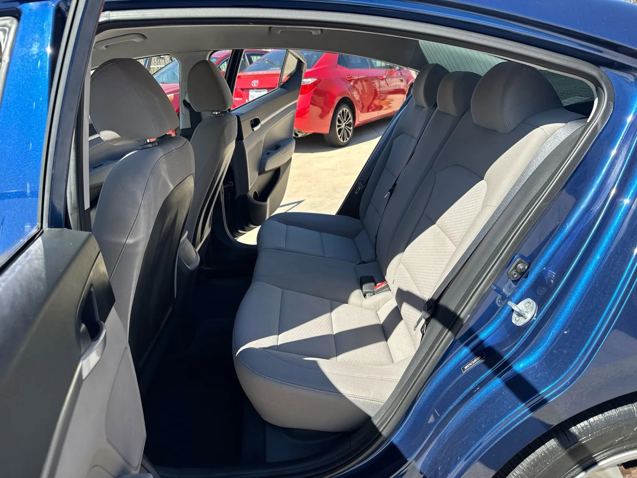 Used 2020 Hyundai Elantra SE image 27