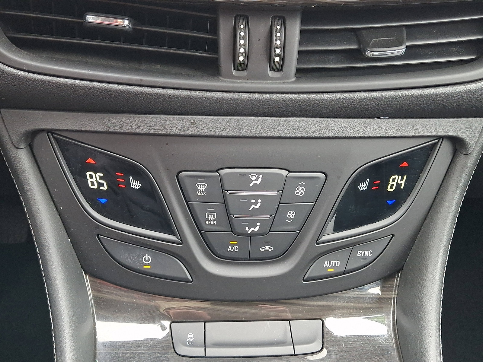 Used 2020 Buick Envision Essence image 15