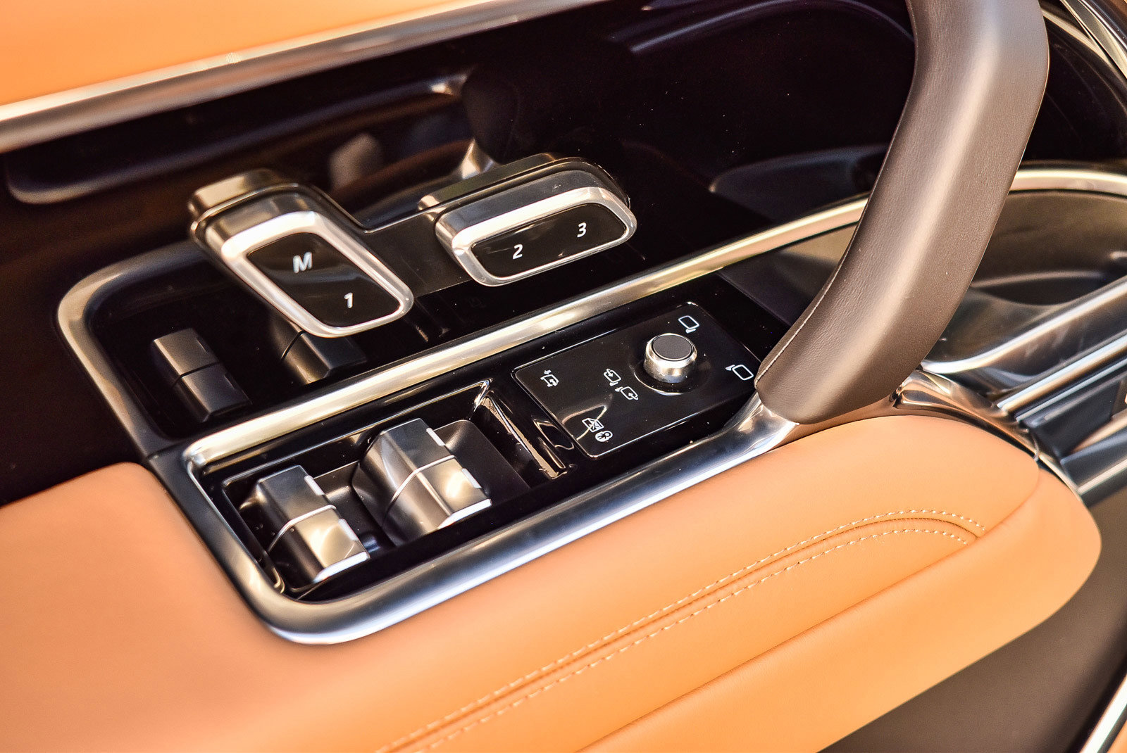 Used 2025 Land Rover Range Rover SE image 21