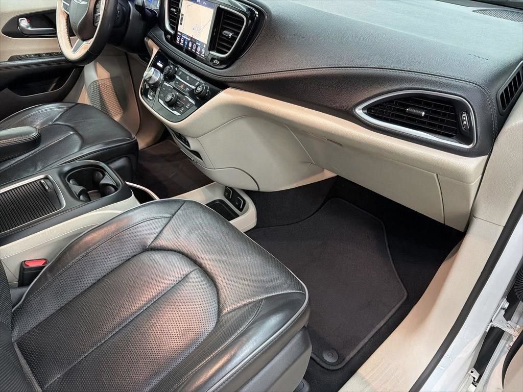 Used 2020 Chrysler Pacifica Limited FWD image 36