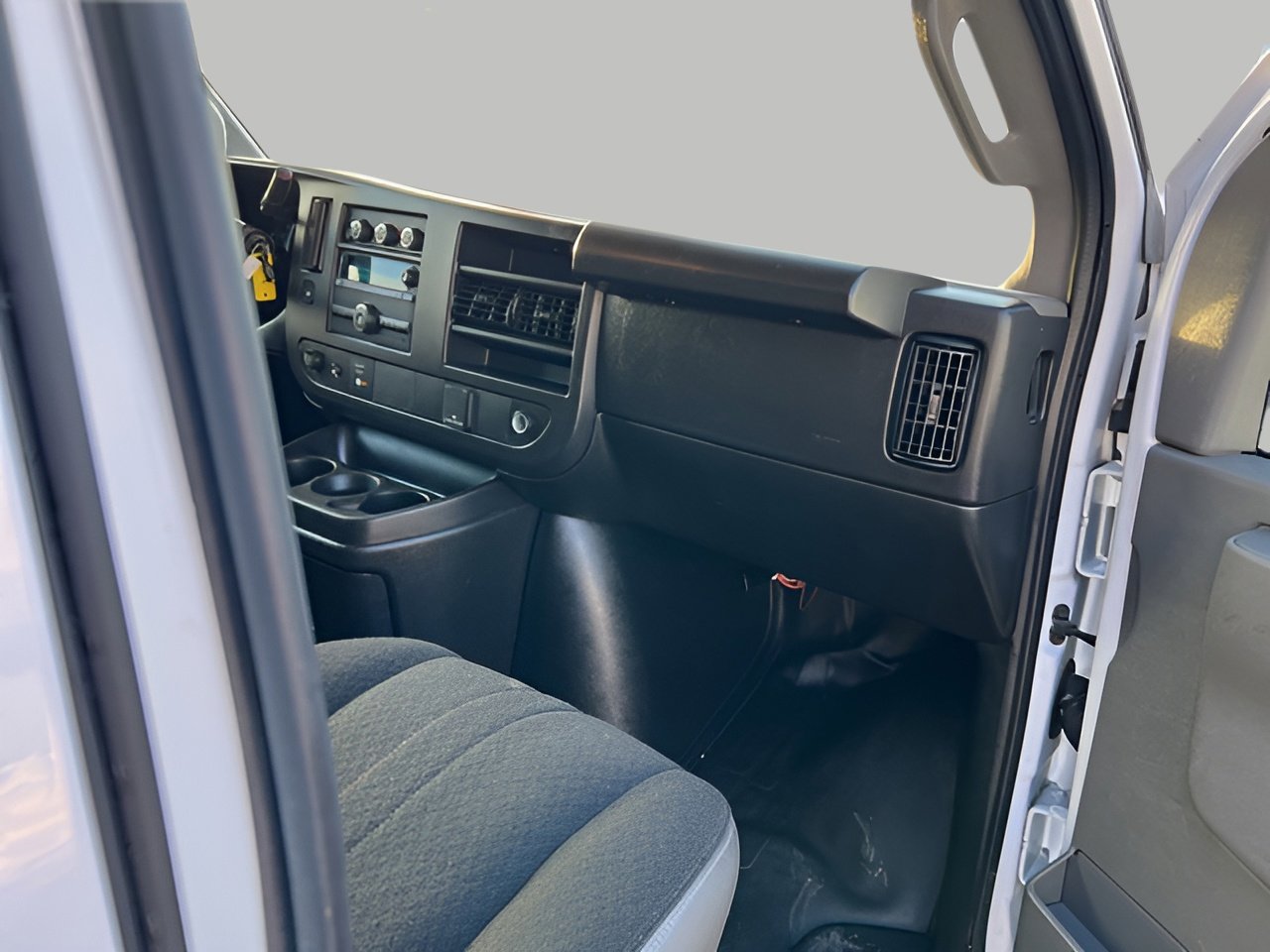 Used 2023 Chevrolet Express 2500 w/ Driver Convenience Package image 29