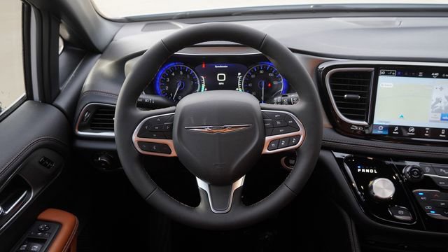 New 2026 Chrysler Pacifica Pinnacle FWD image 18