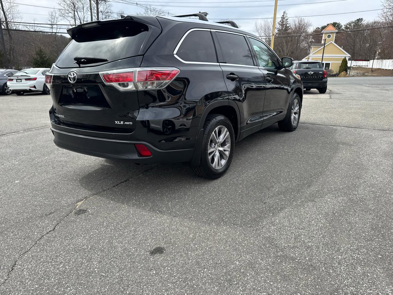 Used 2015 Toyota Highlander XLE image 9