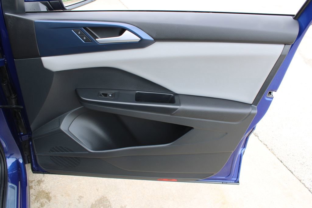 Certified 2023 Volkswagen Taos SE w/ Panoramic Sunroof Package image 25