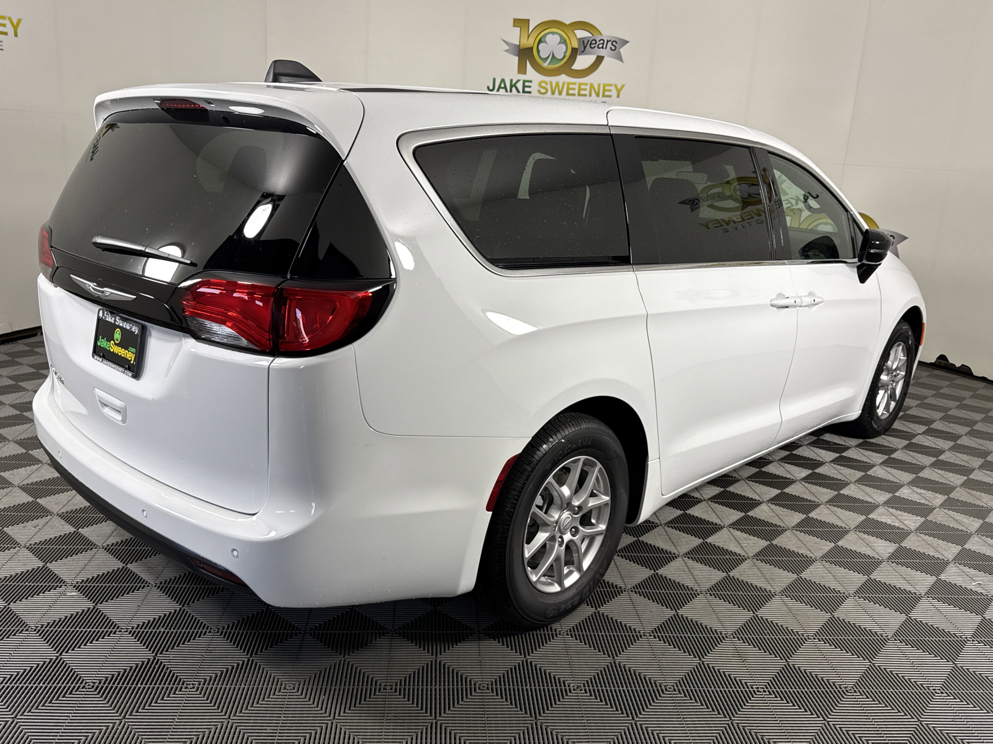 New 2026 Chrysler Voyager LX image 10