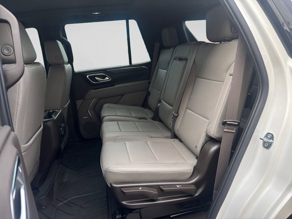 Used 2023 Chevrolet Tahoe Z71 w/ Luxury Package AWD/4WD image 14