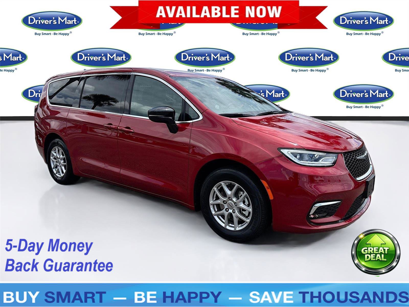 Used 2025 Chrysler Pacifica Select FWD image 1