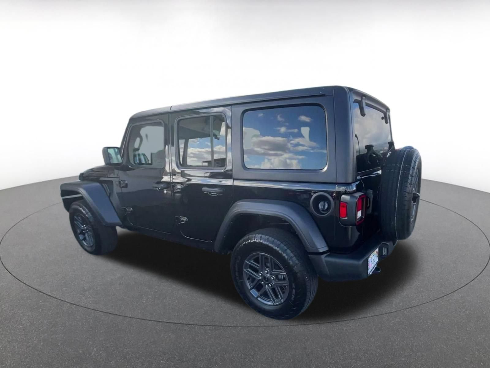Used 2025 Jeep Wrangler Unlimited Sport AWD/4WD image 9