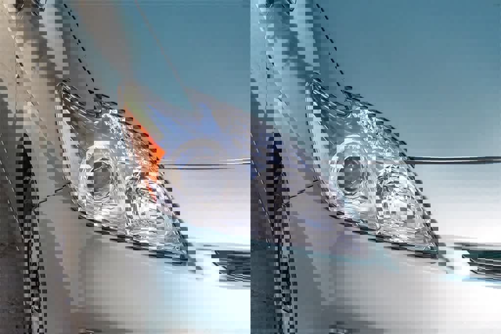 Used 2012 Toyota Prius Four w/ Deluxe Solar Roof Pkg image 4