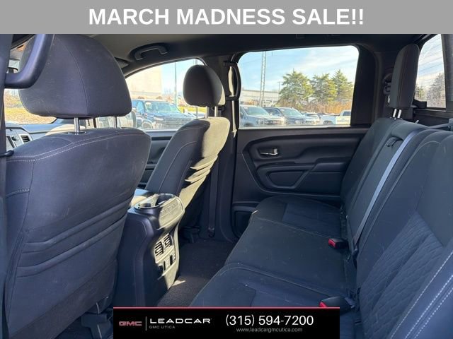 Used 2019 Nissan Titan SV w/ SV Convenience Package image 16