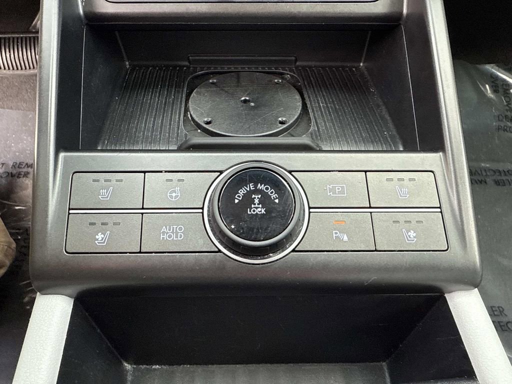 Used 2024 Hyundai Kona Limited image 32