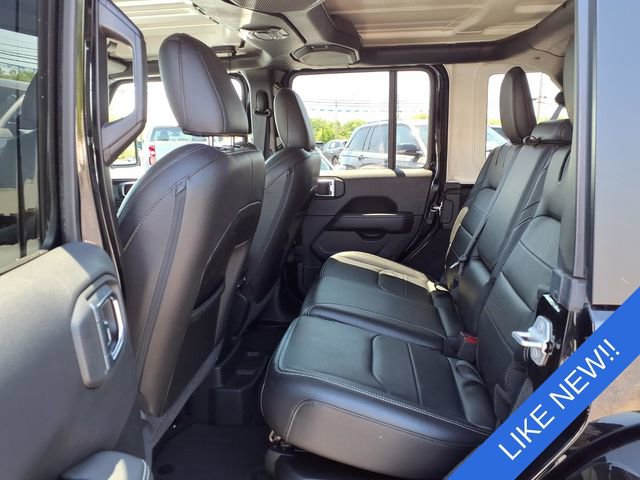 Used 2023 Jeep Wrangler Unlimited Sahara w/ Cold Weather Group AWD/4WD image 16