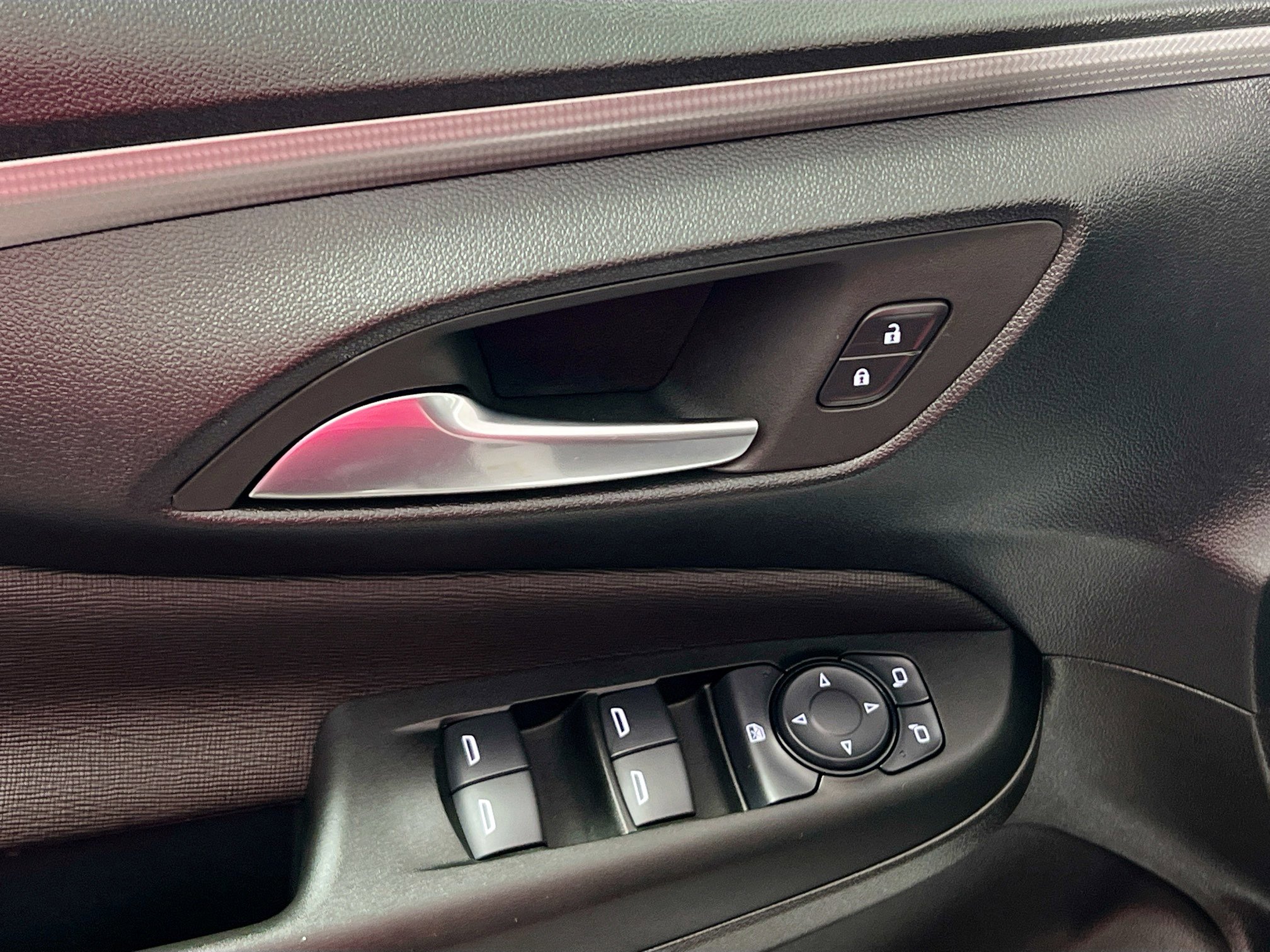 Used 2025 Buick Envista Avenir image 16