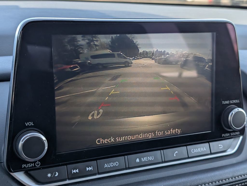 Used 2024 Nissan Rogue SV image 19