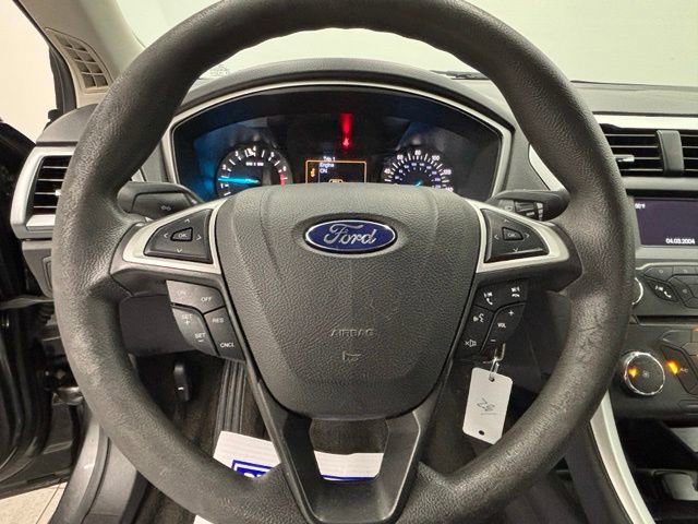 Used 2016 Ford Fusion SE FWD image 16