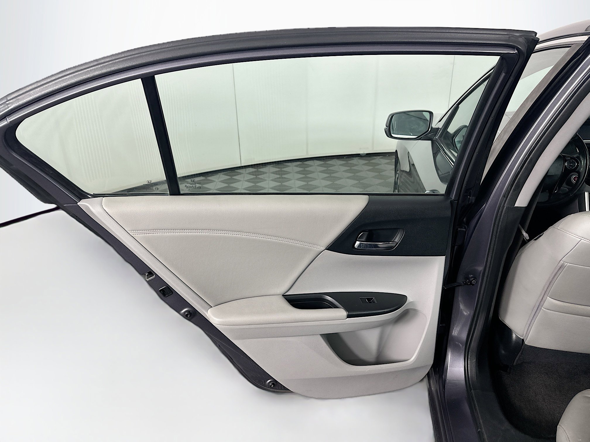 Used 2016 Honda Accord EX-L image 25