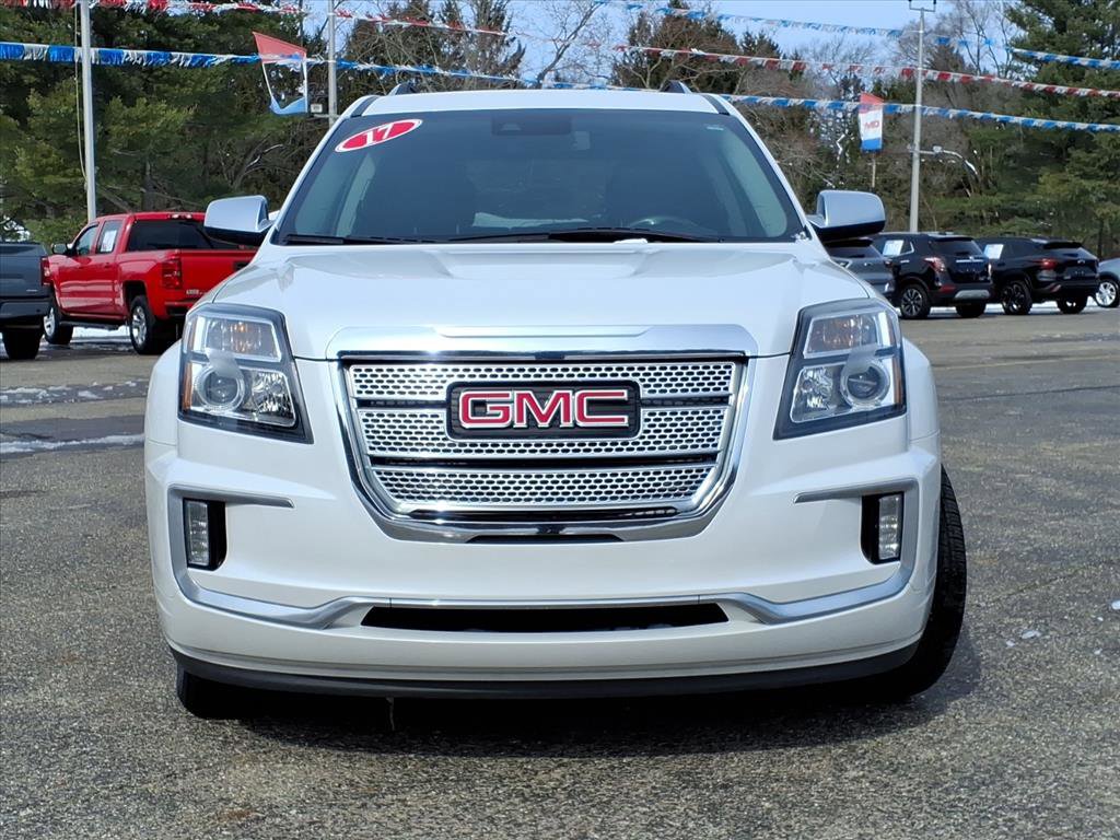 Used 2017 GMC Terrain Denali image 2