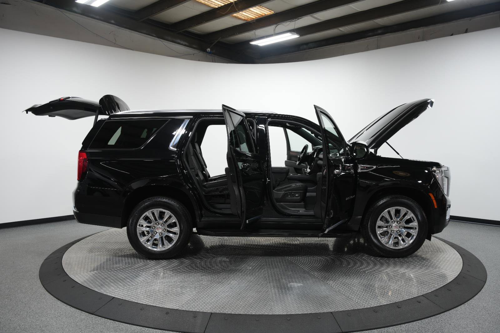 Used 2025 GMC Yukon Denali AWD/4WD image 10