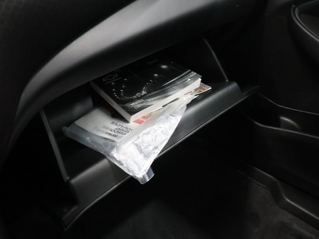 Used 2024 Chevrolet Malibu LT image 36