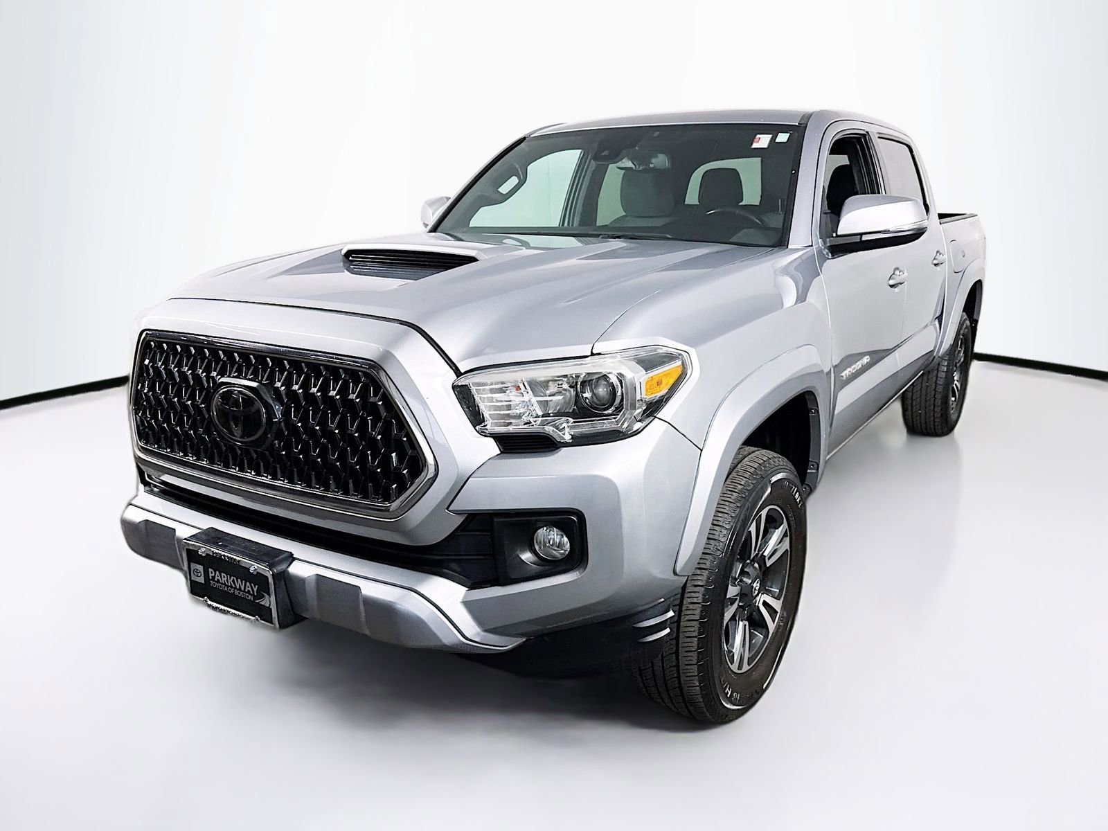 Certified 2019 Toyota Tacoma TRD Sport w/ Technology Package AWD/4WD image 3