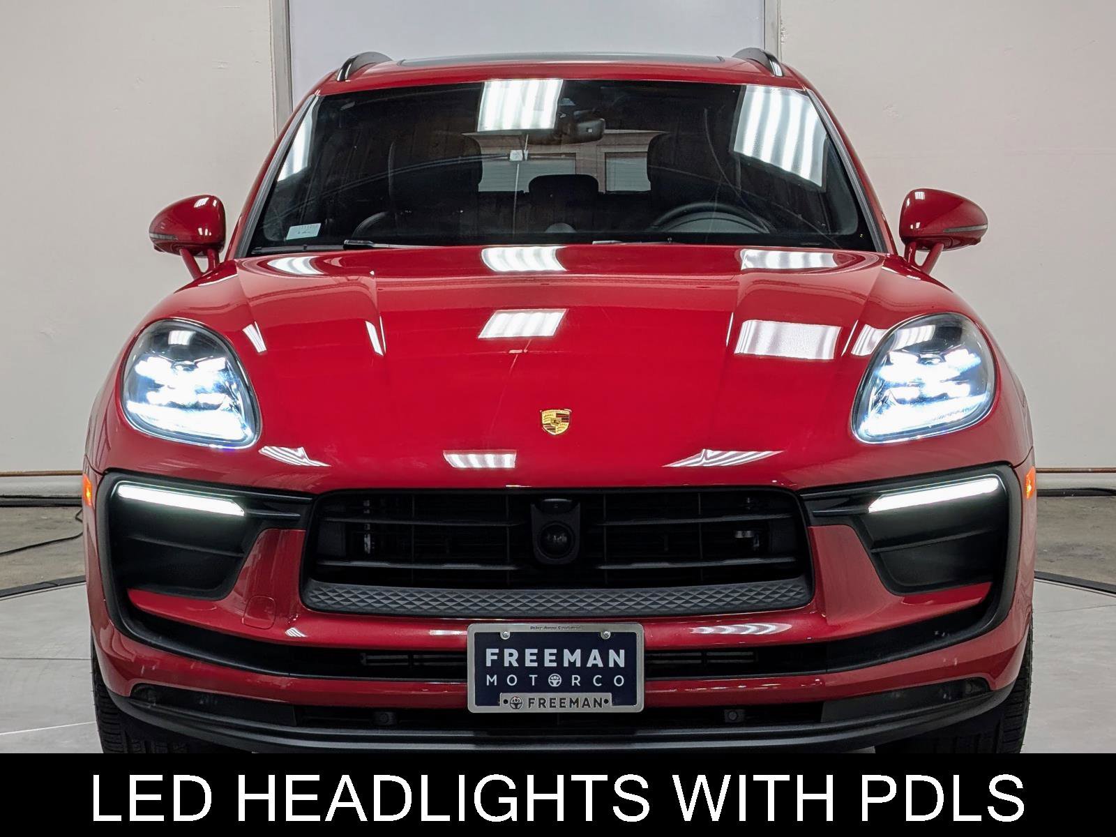 Used 2024 Porsche Macan w/ Premium Plus Package image 3