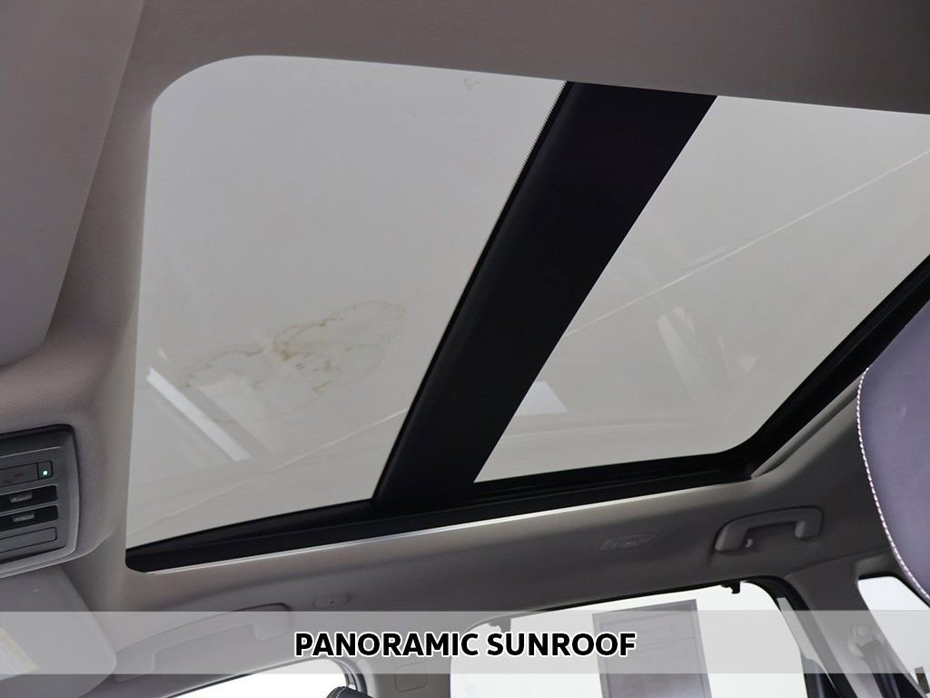 Used 2023 Nissan Rogue SL w/ SL Premium Package image 4