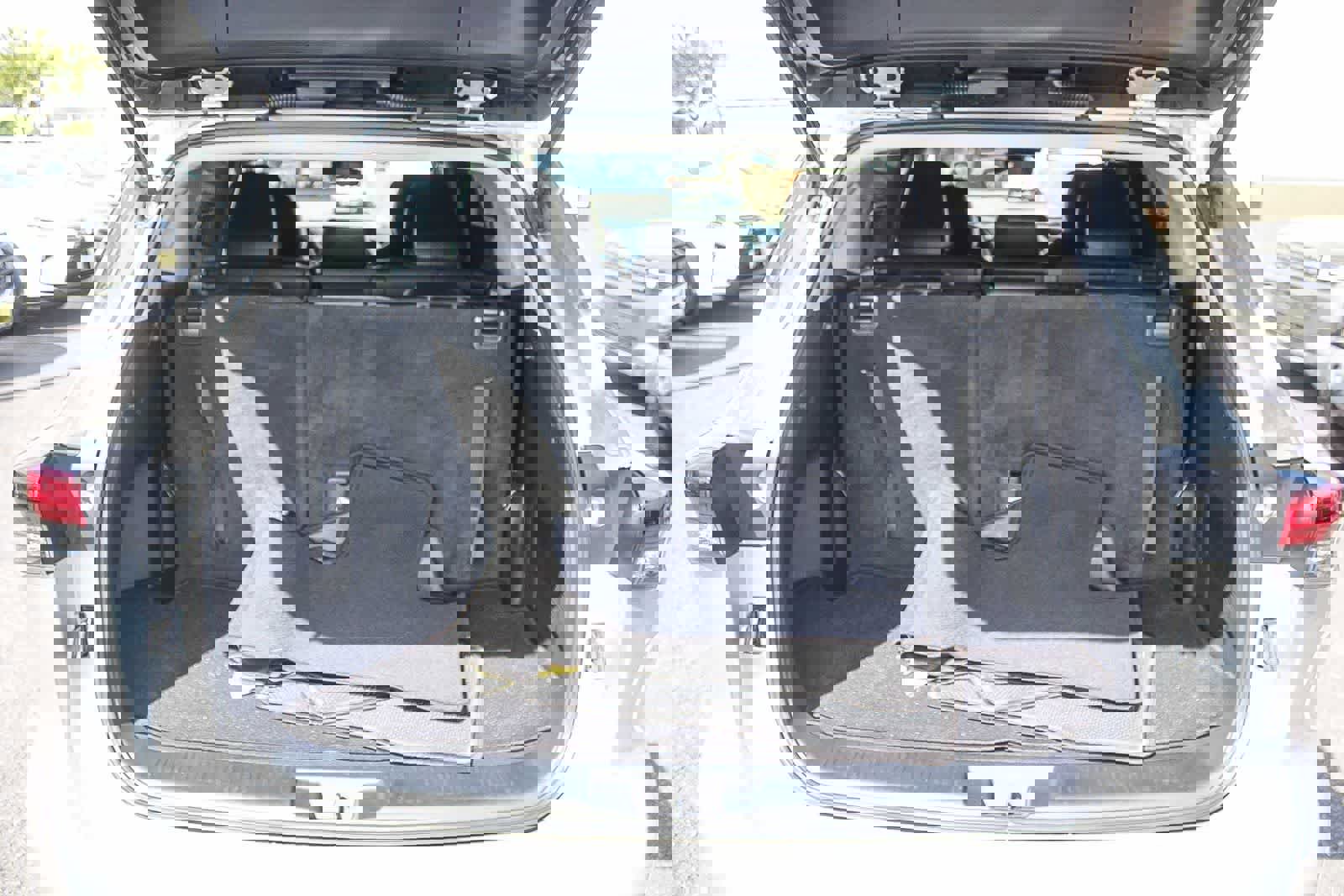 Used 2021 Toyota Highlander XLE image 38