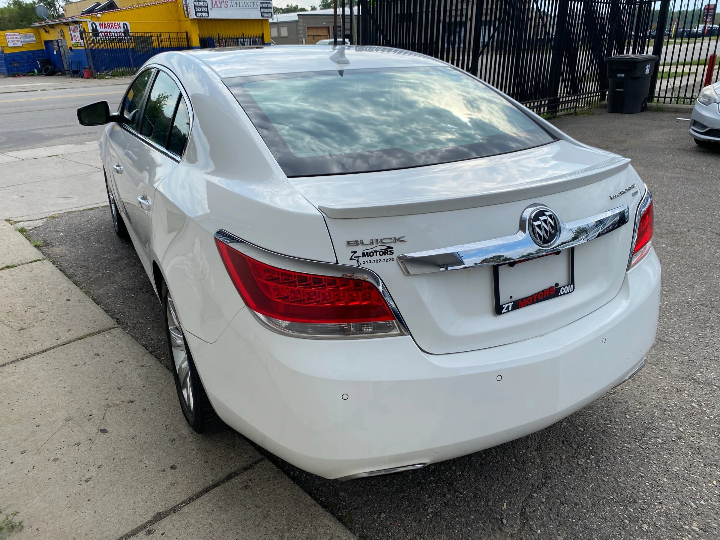 Used 2011 Buick LaCrosse CXS w/ Driver Confidence Package FWD image 2