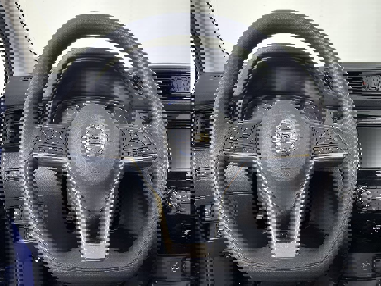 Used 2019 Nissan Rogue Sport S image 13