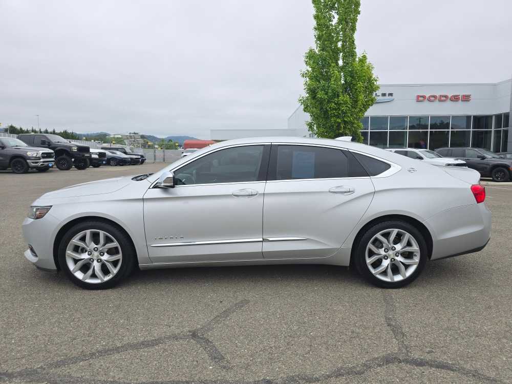 Used 2017 Chevrolet Impala Premier w/ Enhanced Convenience Package FWD image 2