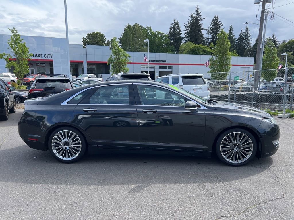 Used 2013 Lincoln MKZ FWD image 3