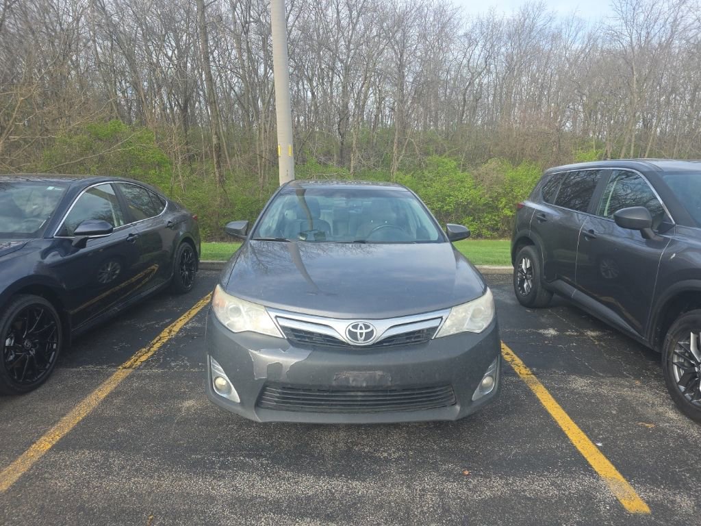 Used 2013 Toyota Camry XLE w/ Convenience Pkg image 2
