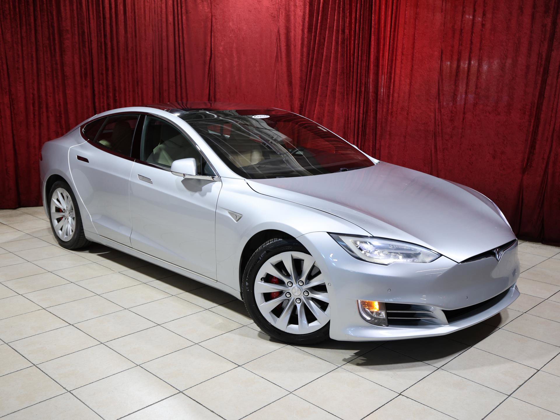 Used 2016 Tesla Model S P90D image 2
