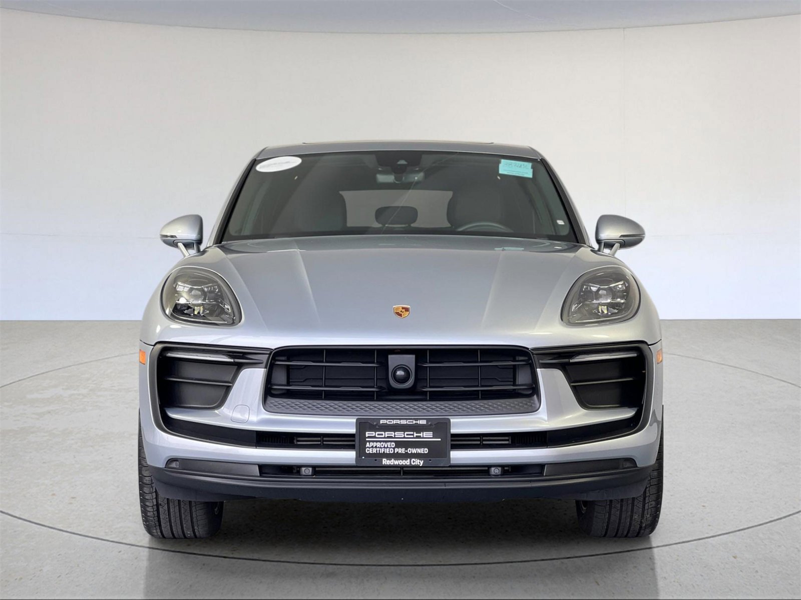 Used 2025 Porsche Macan image 11