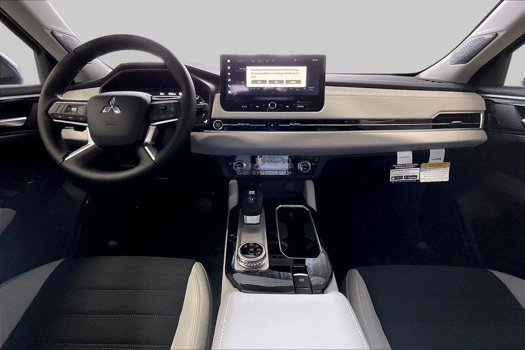 New 2026 Mitsubishi Outlander SE FWD image 5