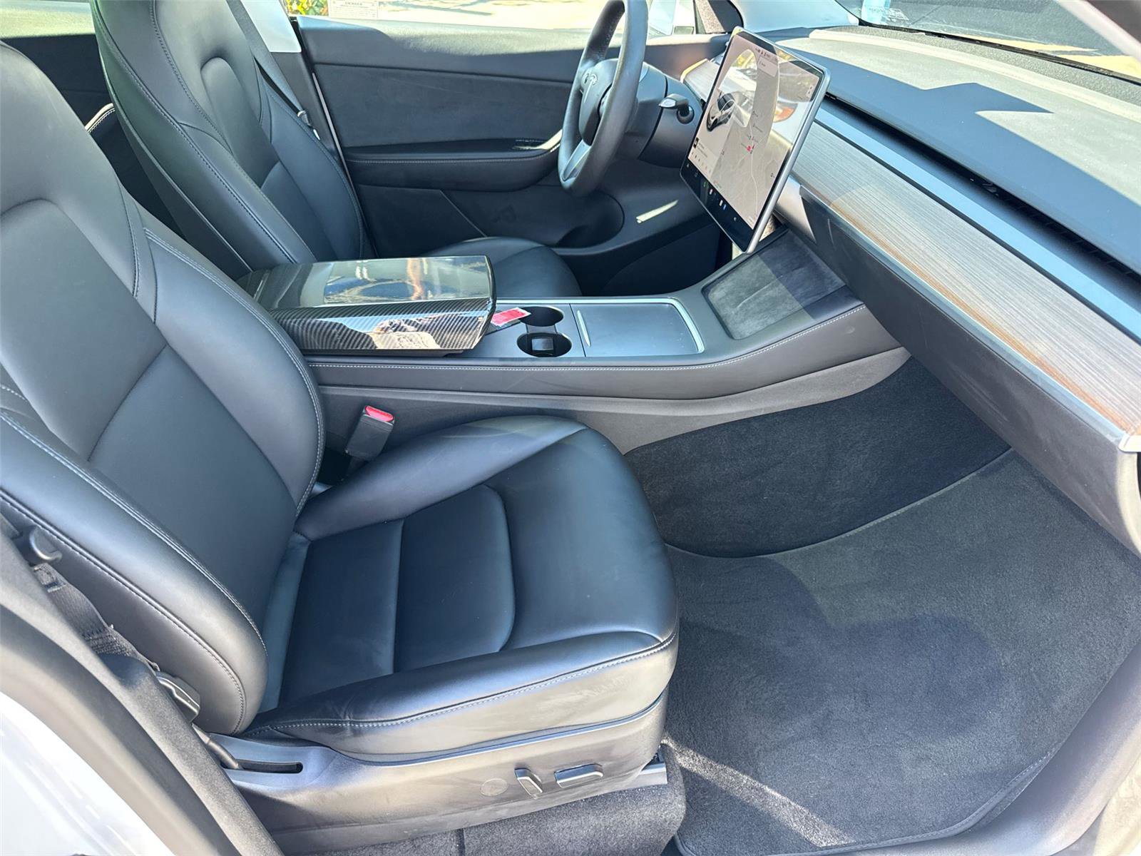 Used 2021 Tesla Model Y Long Range image 17