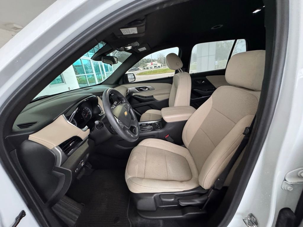 Used 2022 Chevrolet Traverse LS image 12