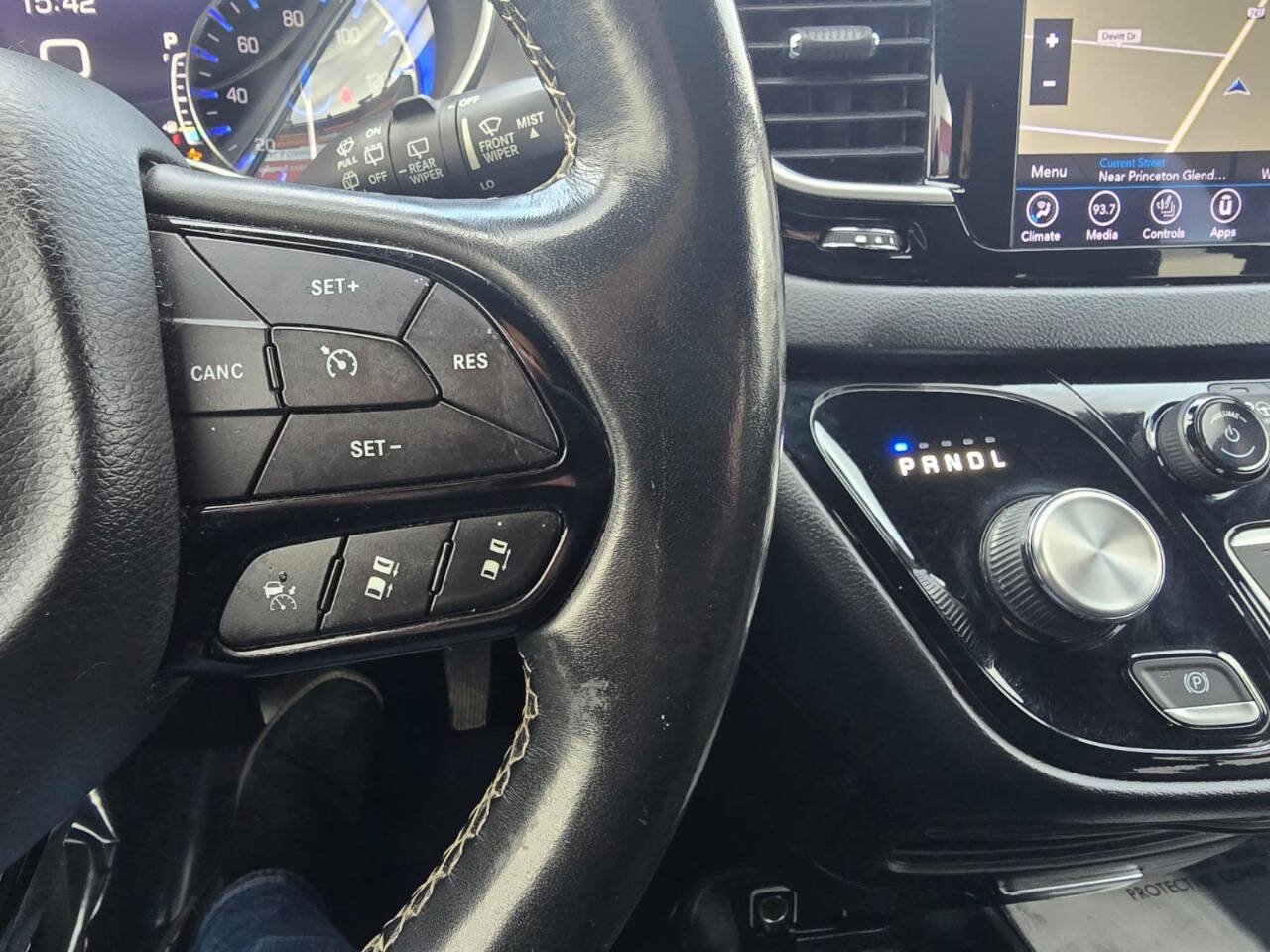Used 2020 Chrysler Pacifica Touring w/ Advanced Safetytec Group FWD image 21