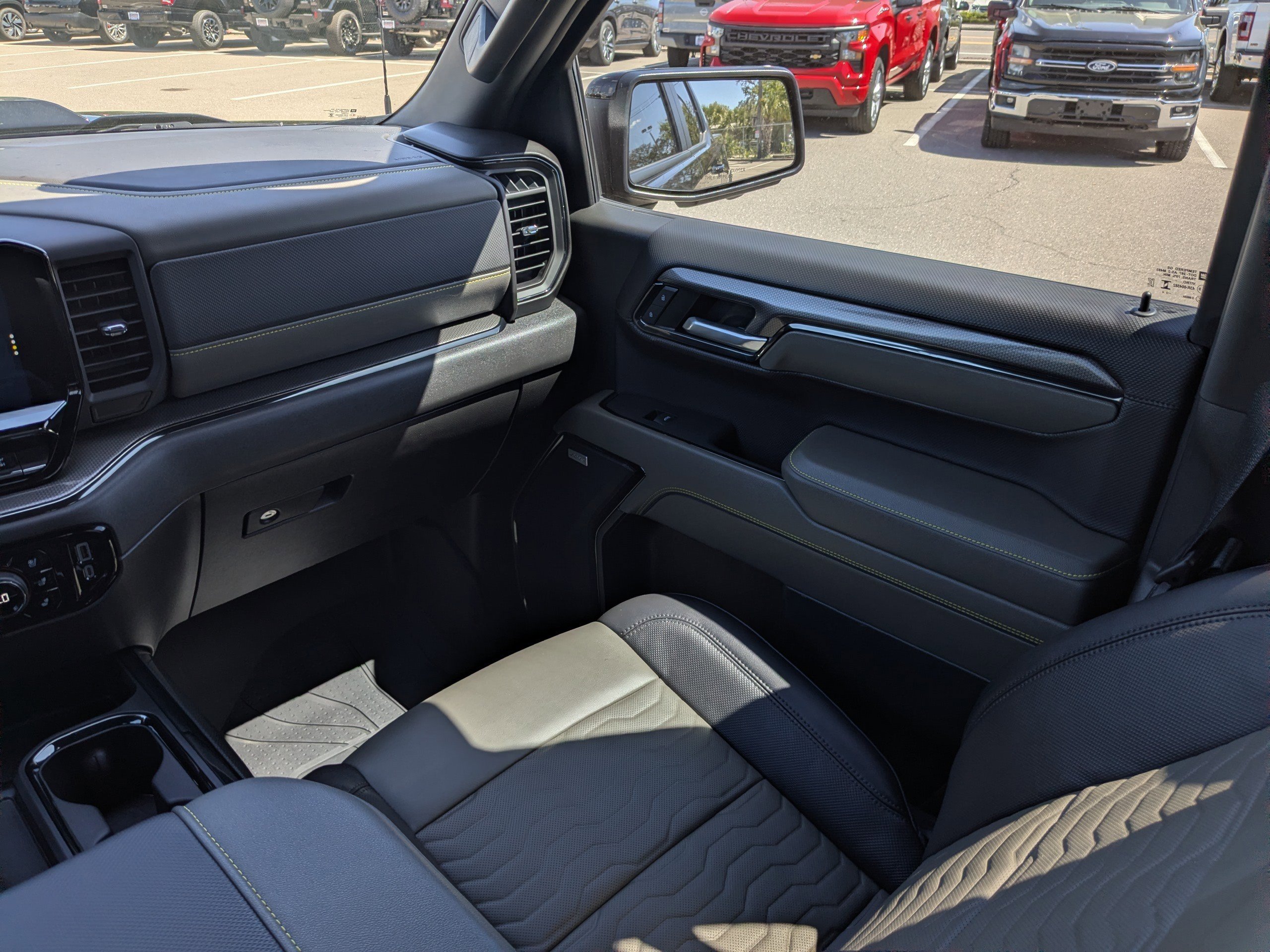 Used 2024 Chevrolet Silverado 1500 ZR2 image 17