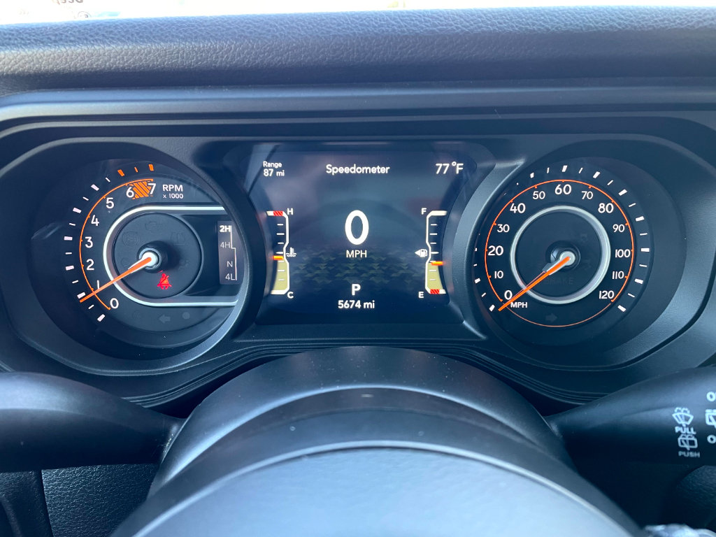 Used 2025 Jeep Wrangler Sport AWD/4WD image 13