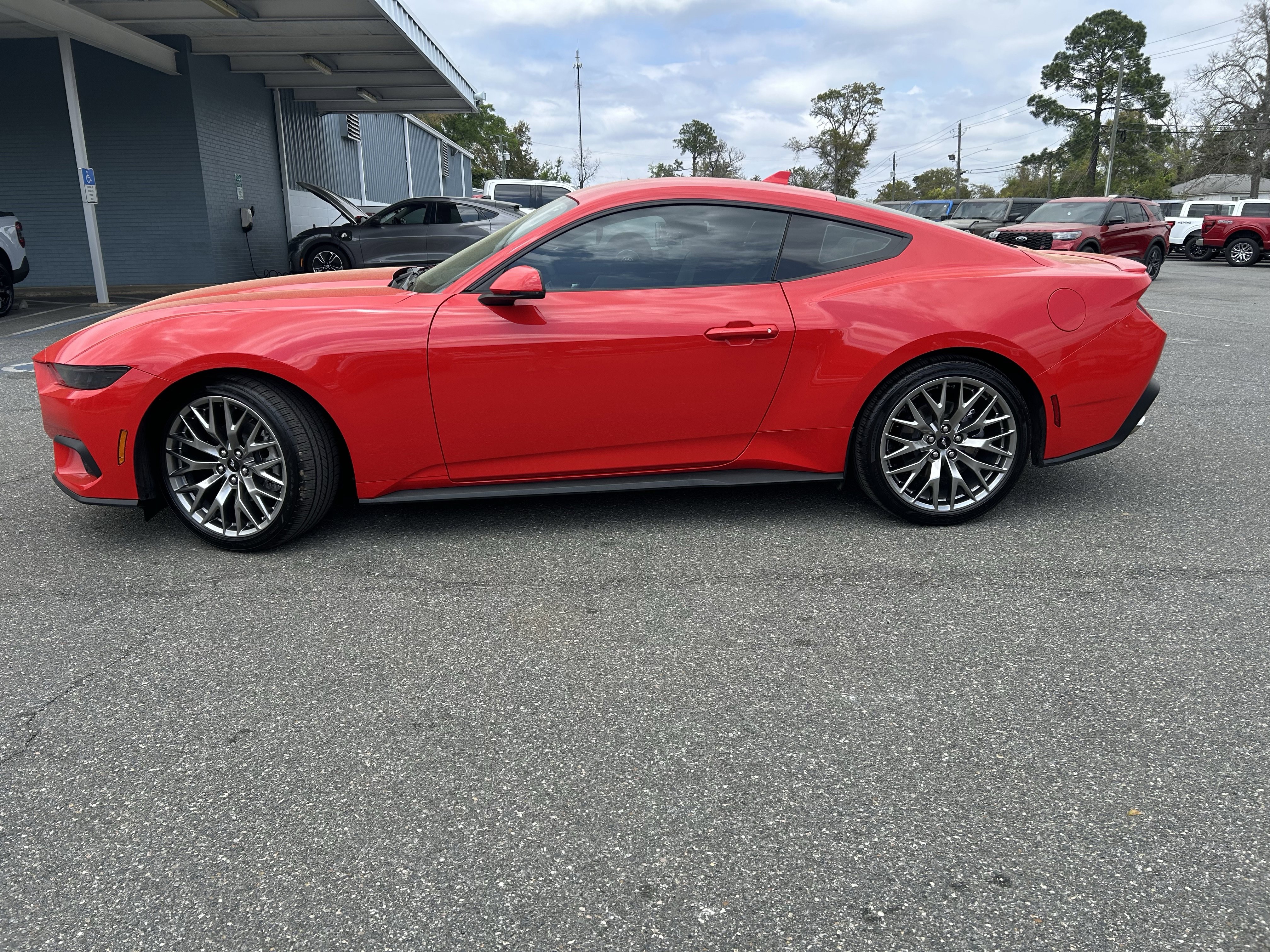 Certified 2025 Ford Mustang Premium image 4
