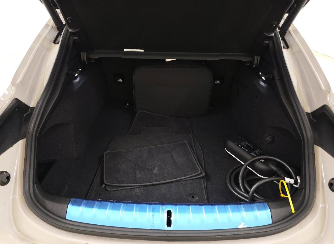 Used 2025 Porsche Taycan 4S w/ Premium Package AWD/4WD image 15