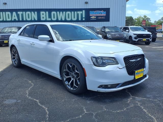 Used 2017 Chrysler 300 S RWD image 3