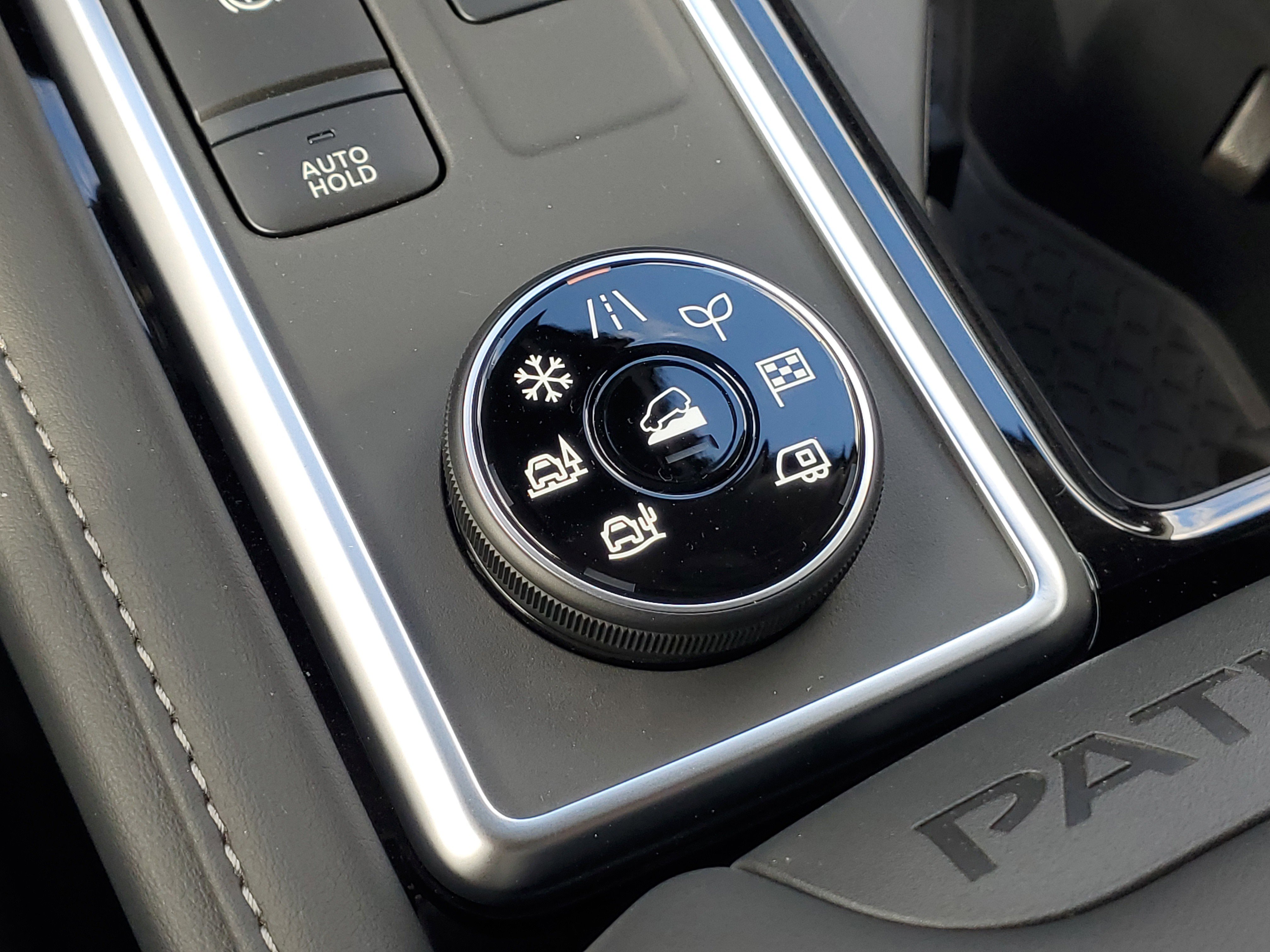 New 2026 Nissan Pathfinder SV w/ SV Premium Package image 18