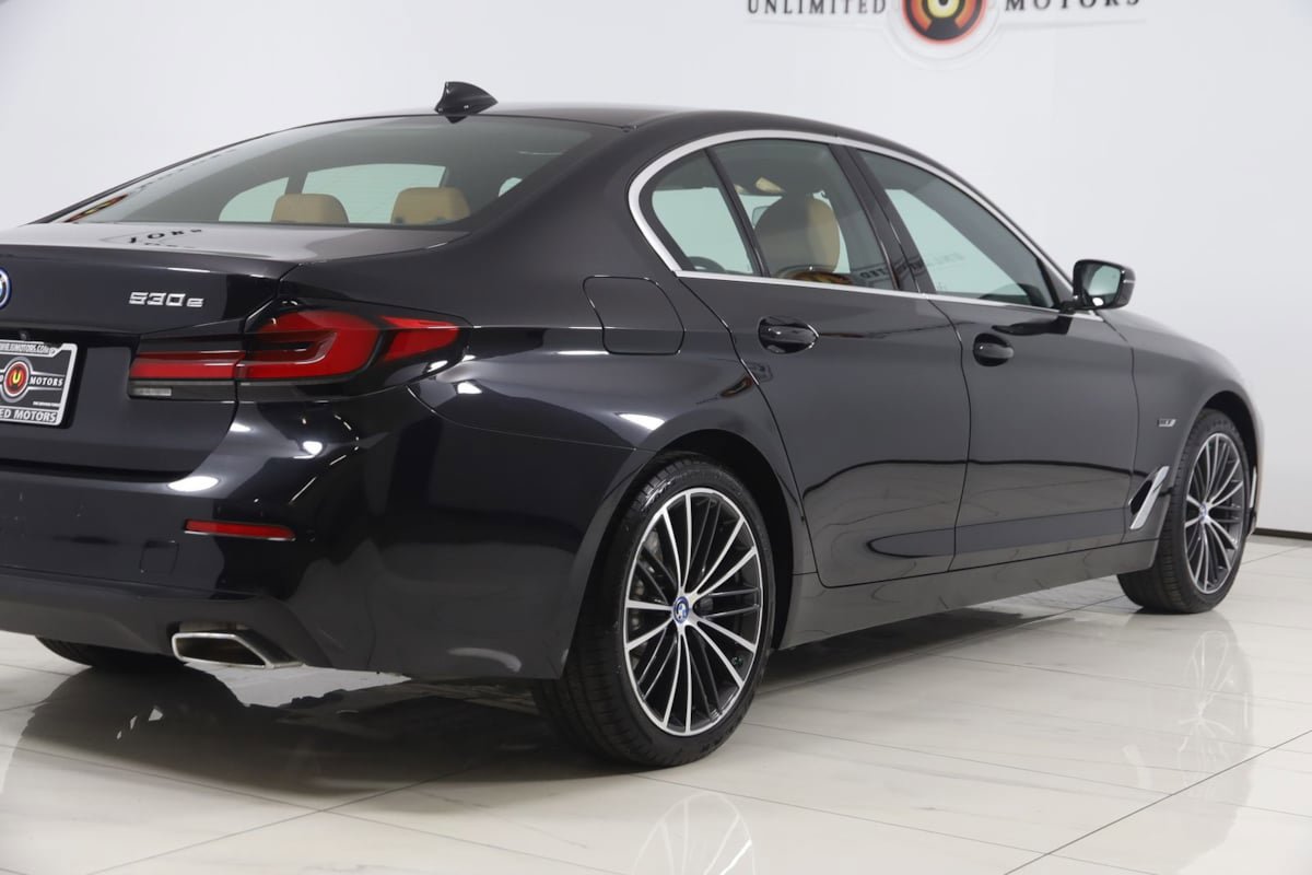 Used 2023 BMW 530e xDrive w/ Premium Package AWD/4WD image 51