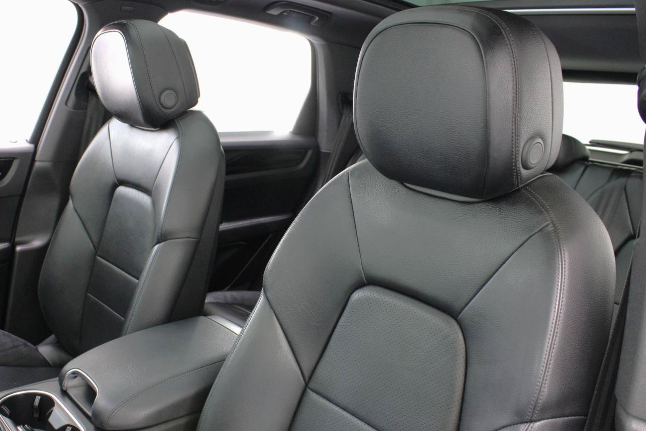 Used 2020 Porsche Cayenne AWD/4WD image 30
