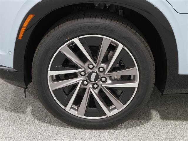 New 2026 Cadillac Vistiq Sport w/ LPO, Floor Liner Package image 23