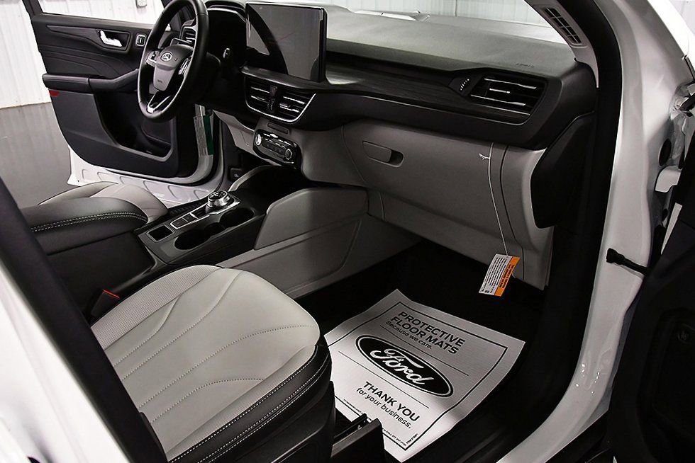New 2025 Ford Escape SE w/ PHEV Premium Package image 29